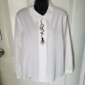 NWOT Long-Sleeve Button-Down Sport Collection Blouse (T21)